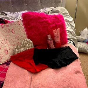 Victoria’s Secret black boy short and red bikini XL